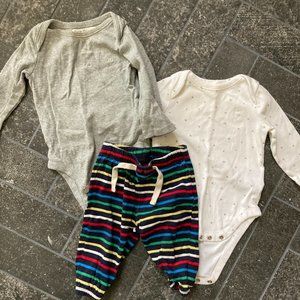 3-6 month neutral baby outfit - Baby GAP